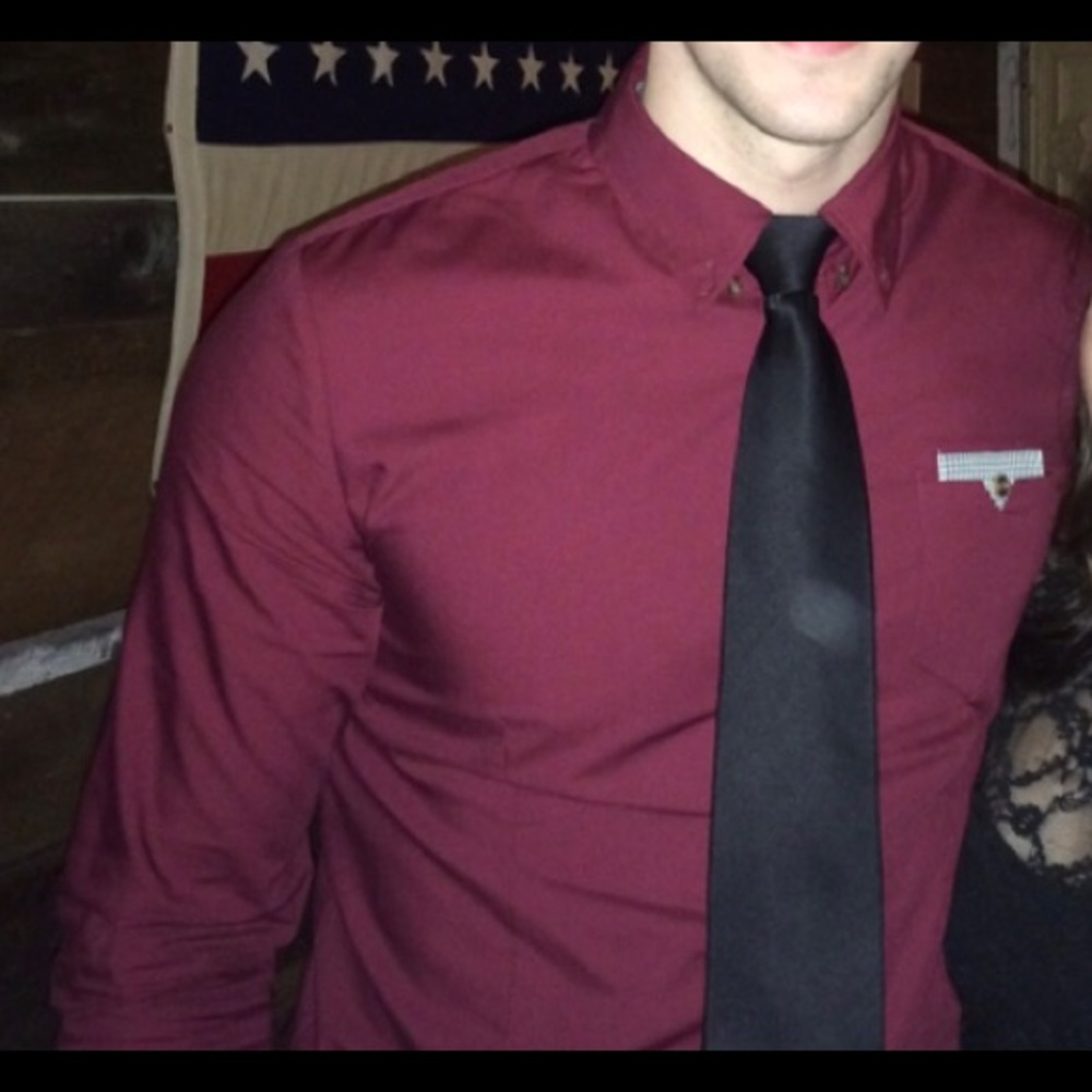 Maroon button down shirt - Picture 7 of 7